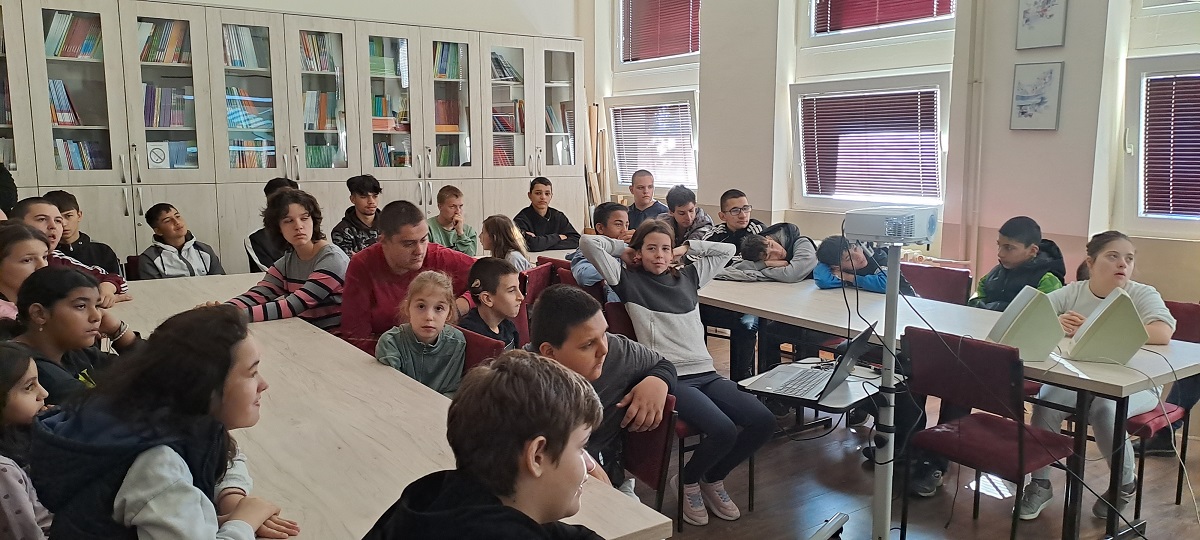 ЗАЈЕДНО И БЕЗБЕДНО КРОЗ ДЕТИЊСТВО