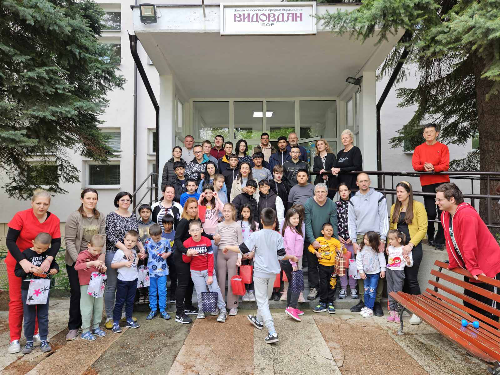 ПОДЕЛА УСКРШЊИХ ПАКЕТИЋА